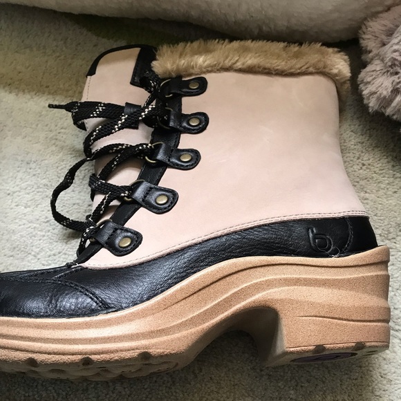 NWOB Bionica Rosemount Faux FurLined Boot - Picture 4 of 7